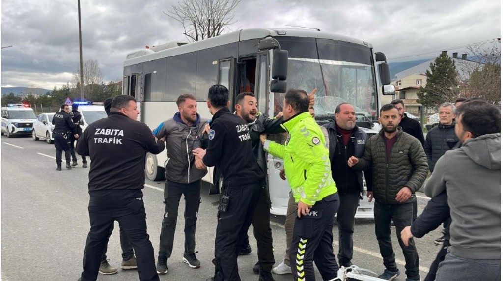 Kaza sonrası yaşanan arbedede 7 yaralı 2 gözaltı