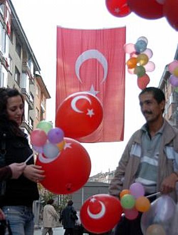 Bolu bayraklarla süslendi