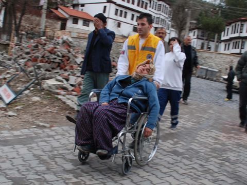Dedesinin kullandığı traktörden düşen çocuk öldü