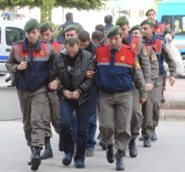 1,5 yıldır aranan gaspçı sahte polisleri Jandarma yakaladı