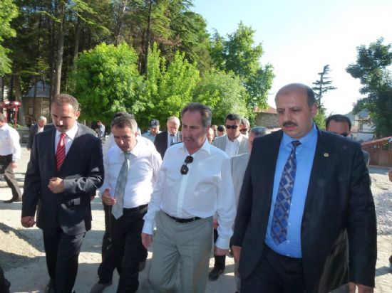 Kültür ve Turizm Bakanı Ertuğrul Günay Göynük'ü ziyaret etti