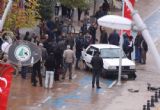Dubaları aşıp yayaların arasına daldı