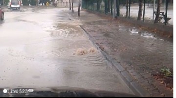Tepecik Mahallesi'nde evleri lağım suları bastı