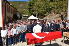 Yangında hayatını kaybeden yaşlı çift, son kez birbirine sarılmış
