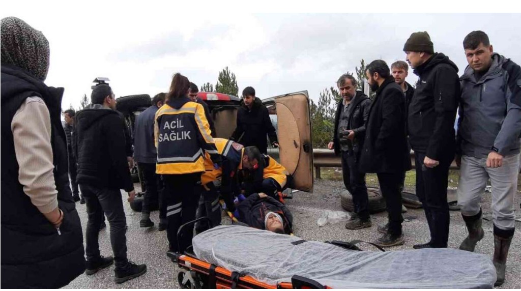 Cenaze dönüşü feci kaza: 2 kişi yaralandı