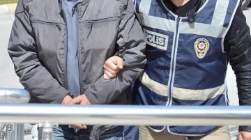 Çalışanını önce darp etti, sonra aracıyla ezmeye çalıştı